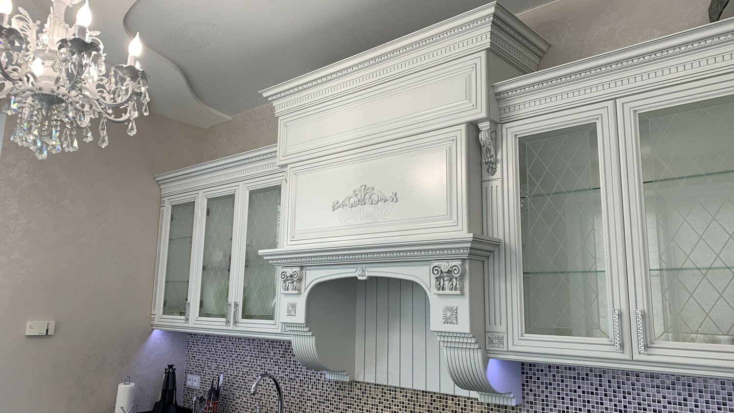 Портал а кухне с патиной Портал для классической кухни с патиной