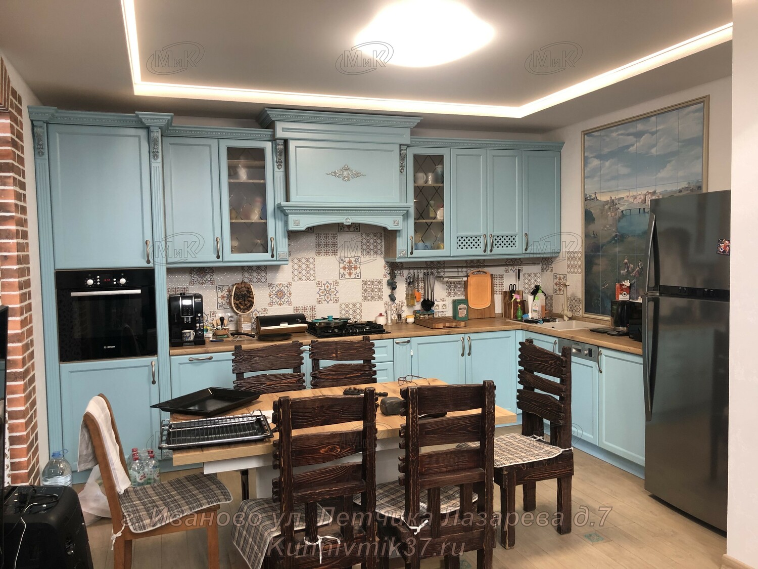 Кухня с фасадом МДФ шпон эмаль с патиной золото